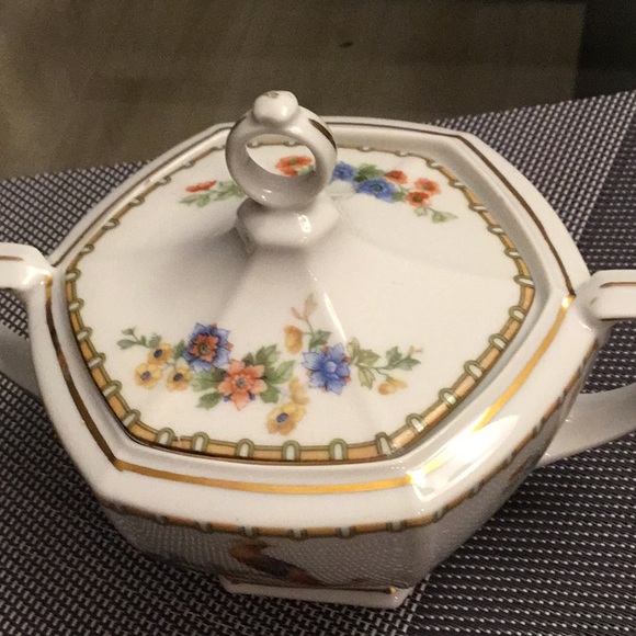 Sugar and Creamer set - Picture 4 of 6